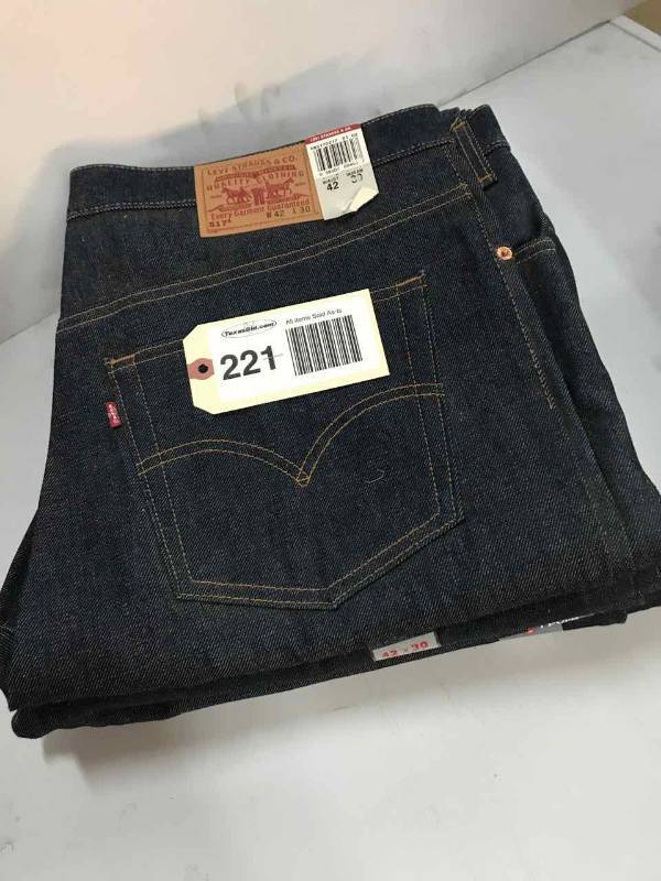 lot 221 image: Levi Strauss & Co. Boot Cut 517 (4) 42x30