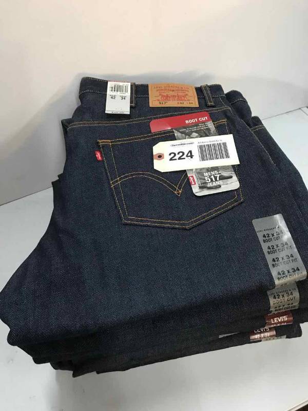 lot 224 image: Levi Strauss & Co. Boot Cut 517 (8) 42x34