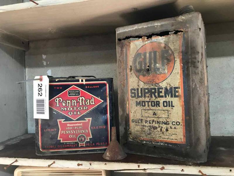 lot 262 image: (2) Old Oil Cans (Penn-Rad & Gulf)