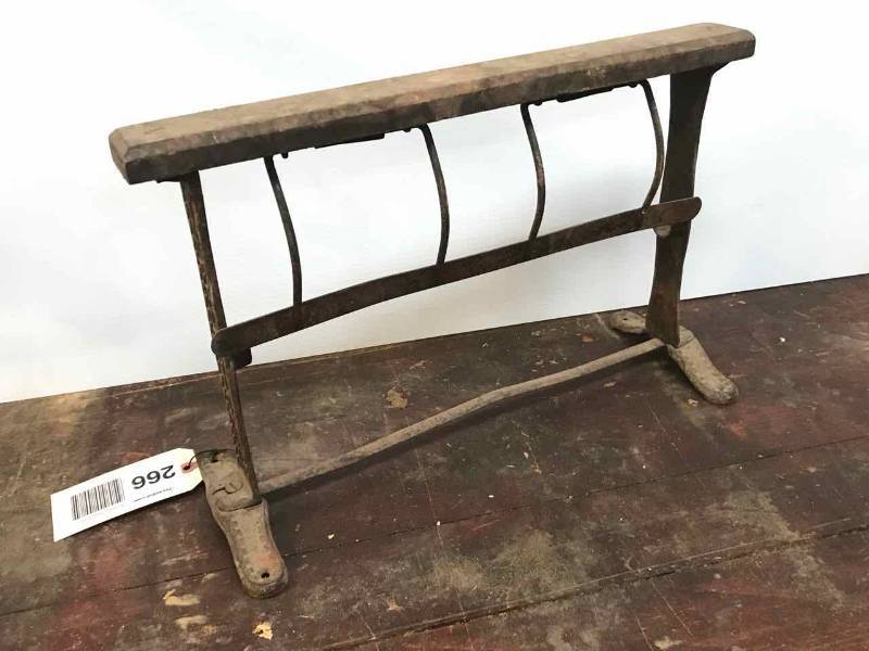 lot 266 image: Antique General Store Paper Dispenser The Piqua