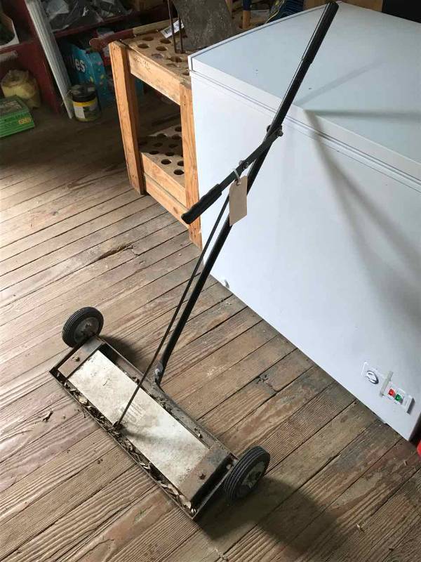 lot 300 image: Magnetic Sweeper, Model MFSM24R