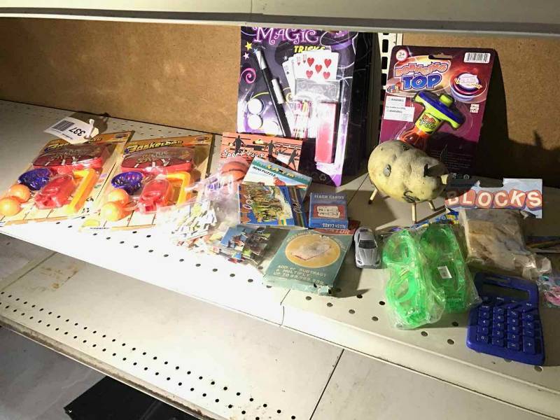 lot 337 image: Assorted Kids Toys