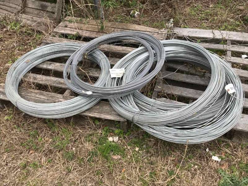 lot 392 image: Pallet - Heavy Gauge Smooth Wire
