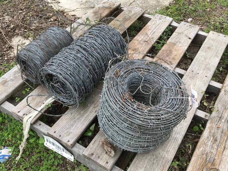 lot 393 image: Fence Wire (2) Barbed, (1) Smooth Twisted