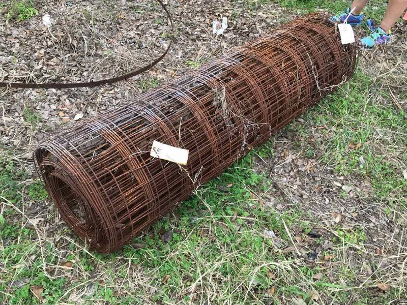 lot 398 image: Concrete Mesh Wire (5 ft. x 150 ft.)B431