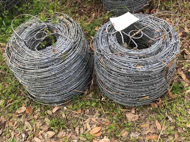 lot 401 image: (2) Rolls Barbed Wire