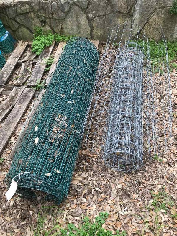 lot 442 image: Fence Wire (60) and a Partial Roll of Fencing