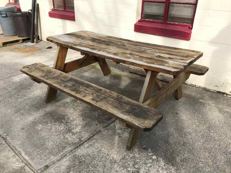 lot 446 image: Pic Nic Table