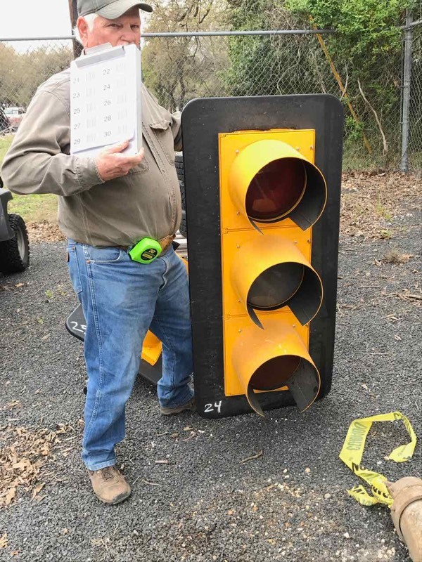 lot 24 image: Traffic Light (plastic)