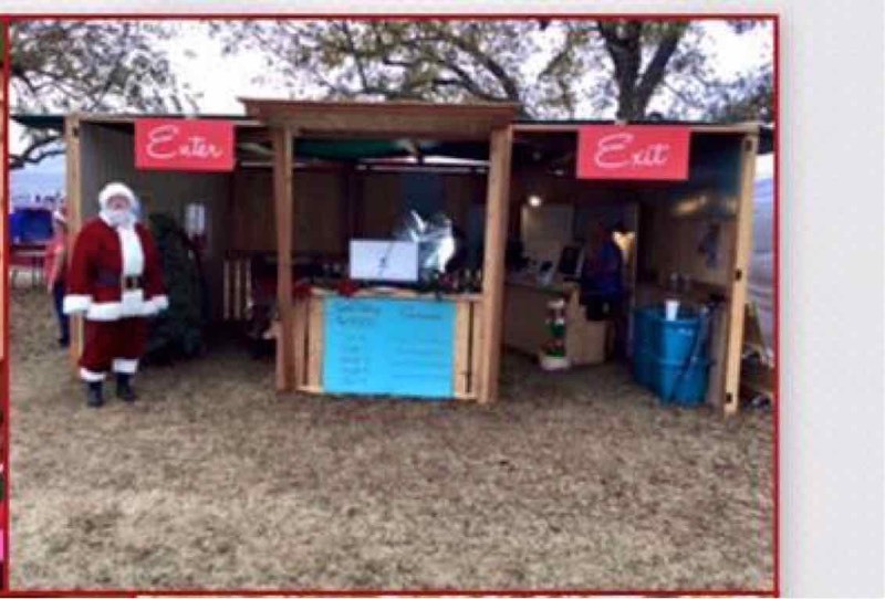 lot 41 image: Santa Shelter (20 x 12)