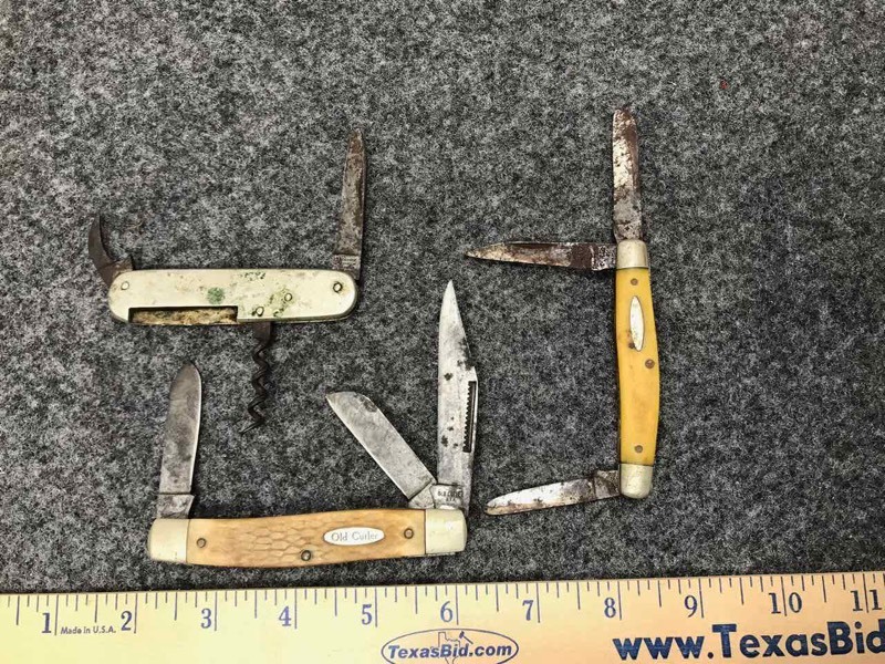lot 67 image: (3) Old Pocket Knives Old Cutler, 1XL George, Misc.