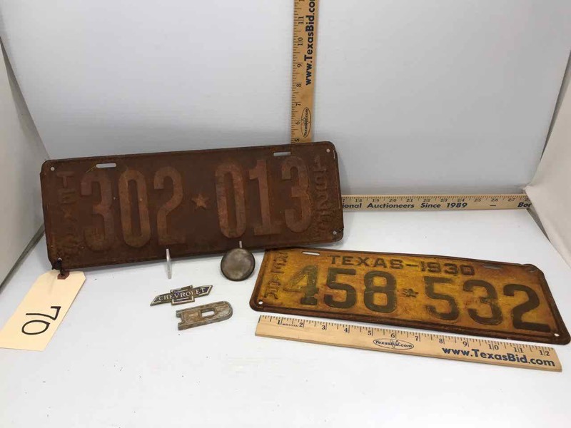 lot 70 image: (2) Rusty Old Texas License Plates (1925, 1930), Chevrolet Emblem, PartsPieces