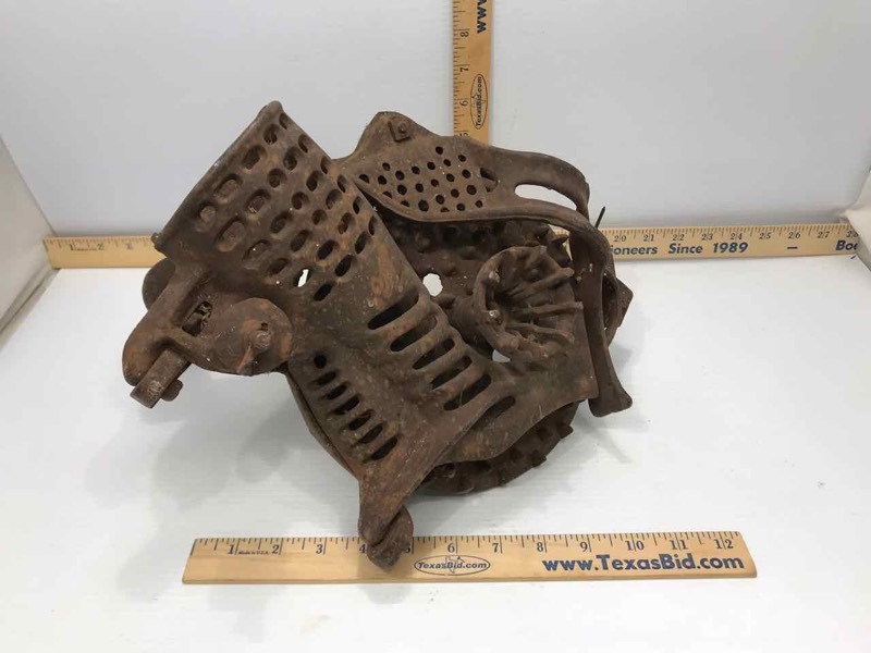 lot 74 image: Antique Corn Sheller (Fulton)