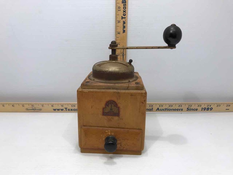 lot 82 image: Coffee Grinder (maple box) Armin Trosser