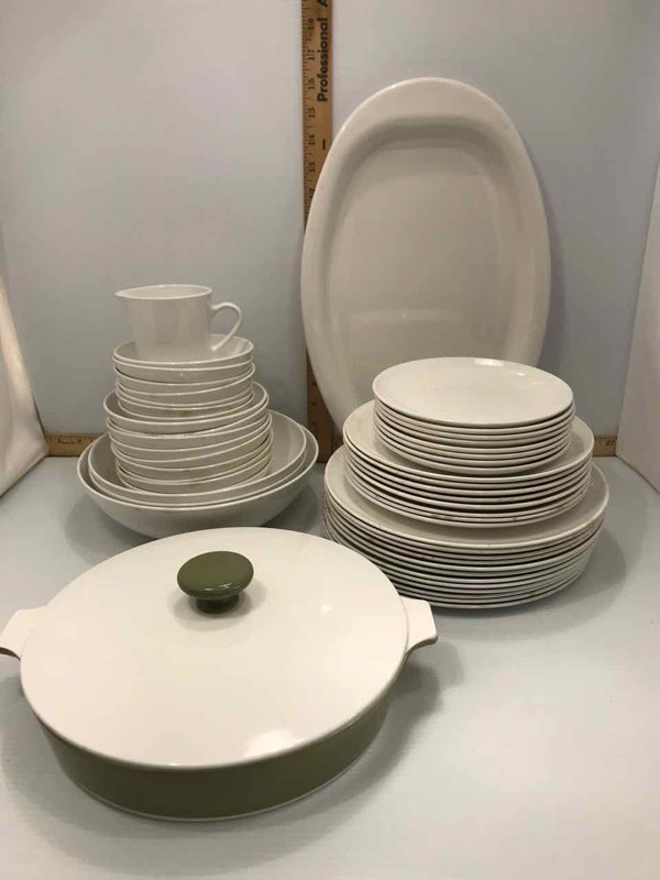 lot 152 image: Vintage Dish Set  Centura by Corning (48 pieces)