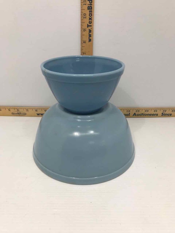 lot 156 image: (2) Pyrex Delphite Blue Bowls