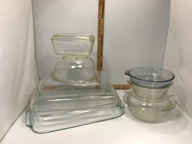 lot 157 image: Asst. Clear Pyrex Baking DishesCasseroles