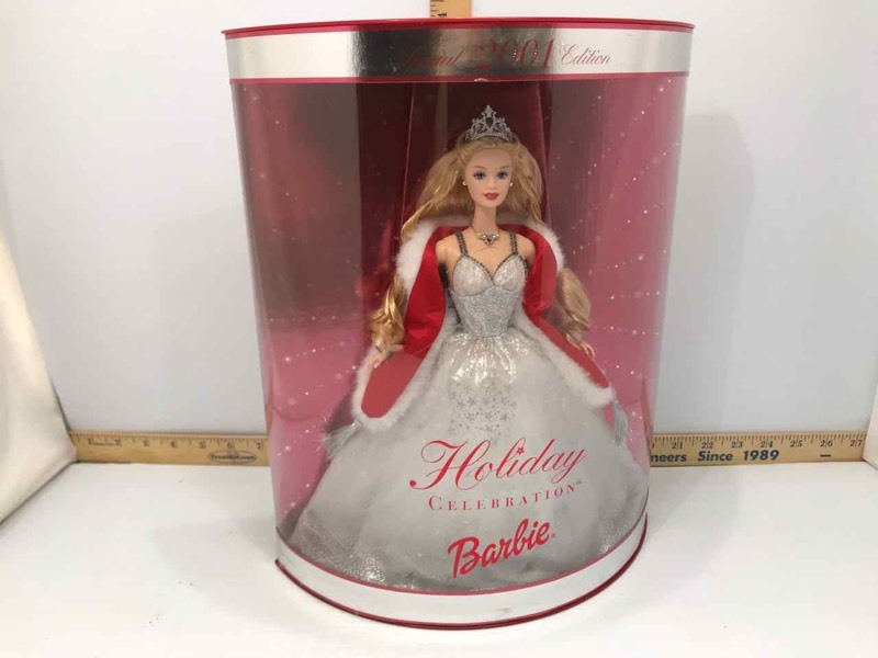 lot 174 image: Barbie 2001 Limited Edition Holiday in box