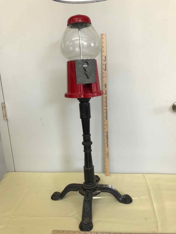 lot 192 image: Bubble Gum Machine on Stand