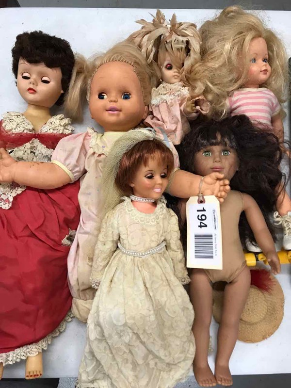 lot 194 image: Asst. Dolls
