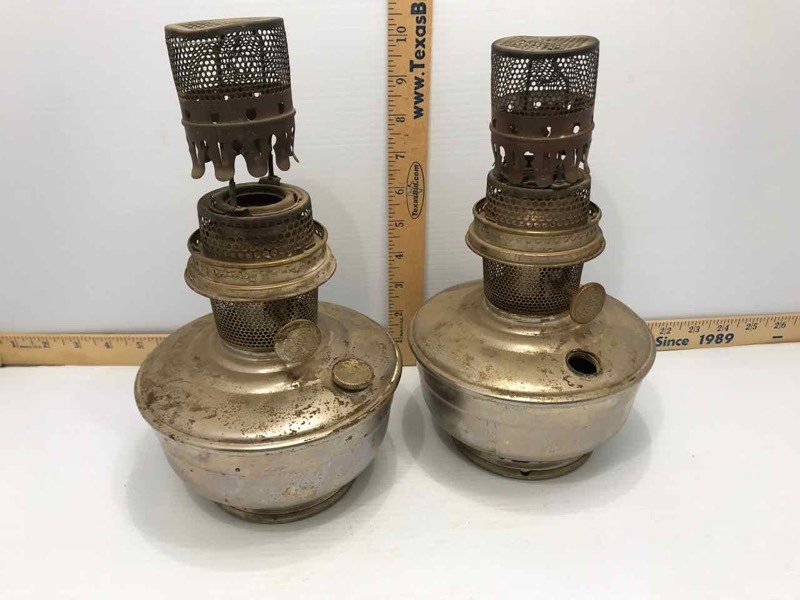 lot 317 image: (2) Aladdin Oil Lamps (came from Mr. Burrier)