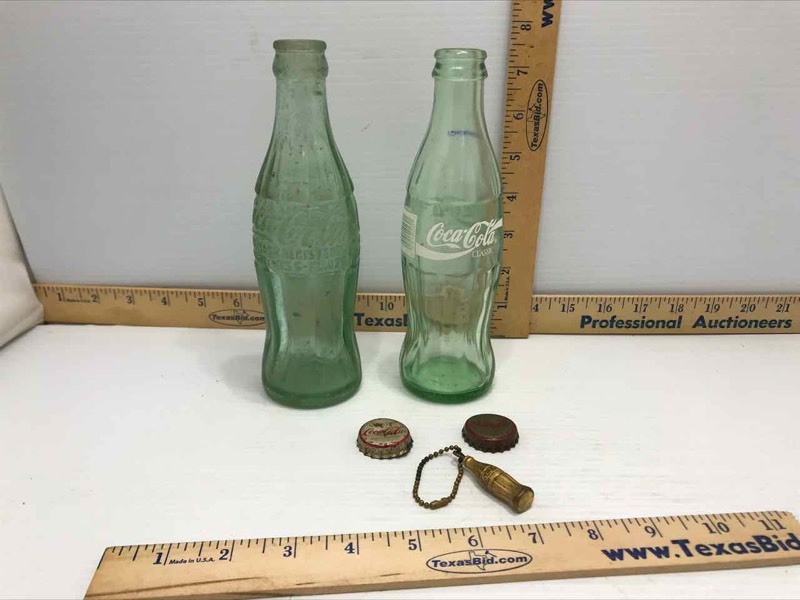 lot 326 image: Coca Cola Bottles, Bottle Caps, Key Chain