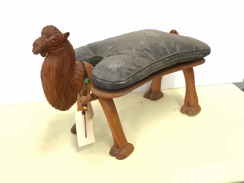 lot 342 image: Camel Saddle that looks like a camel