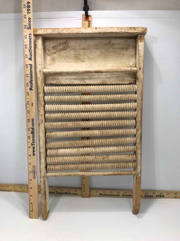 lot 210 image: Washboard Mother Hubbards Patent Roller (wood)