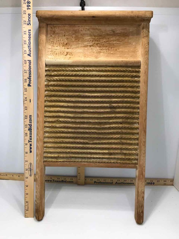 lot 212 image: Washboard Tin