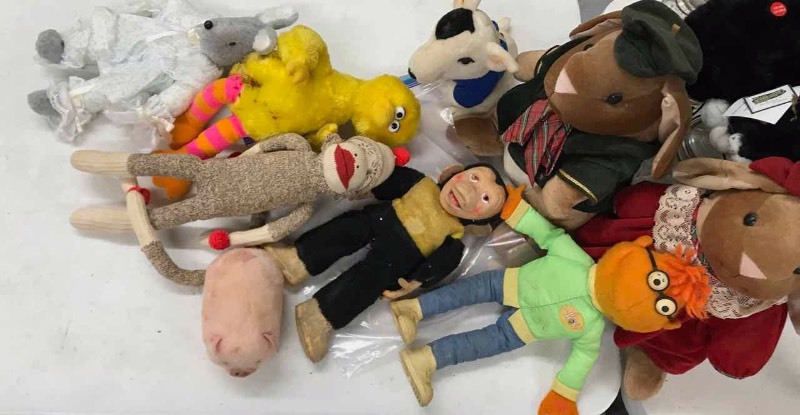 lot 237 image: Plush Animals and Dolls