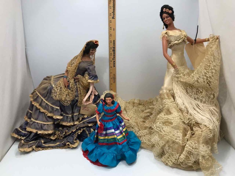 lot 249 image: (3) Dolls (spanish dancers)