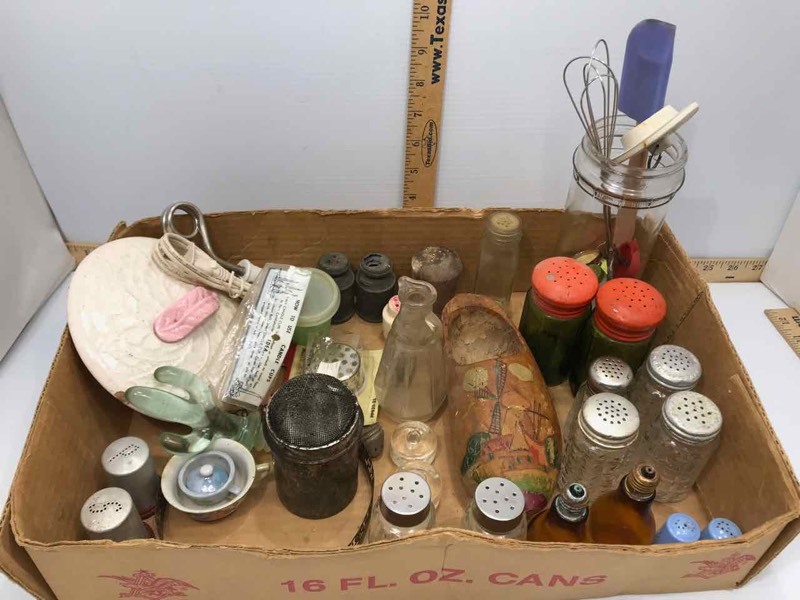 lot 257 image: Salt & Pepper Shakers, Powdered Sugar Shaker, Etc.