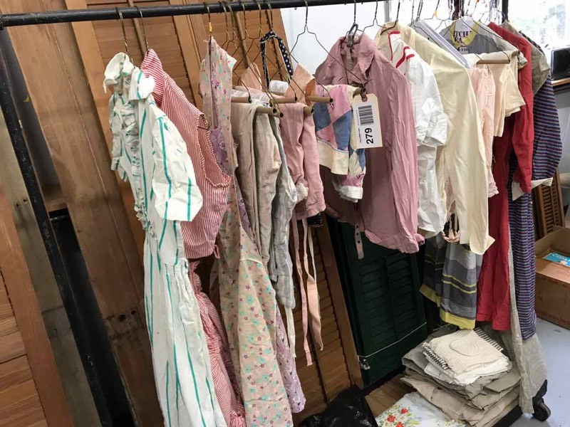 lot 279 image: Salvaging Purposes Old Clothing, Aprons, Khaki Pants, Hand Towels, Etc.