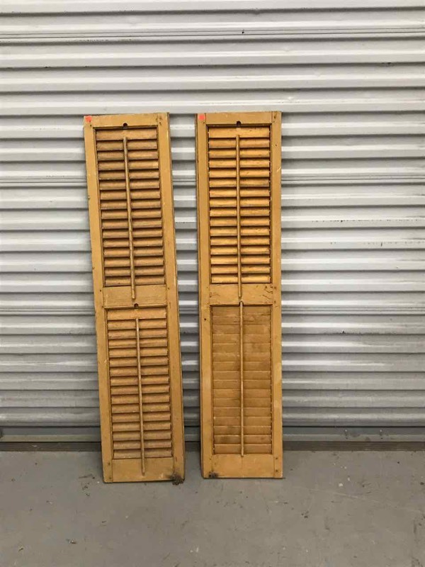 lot 424 image: (1) Pair of Shutters (yellow)