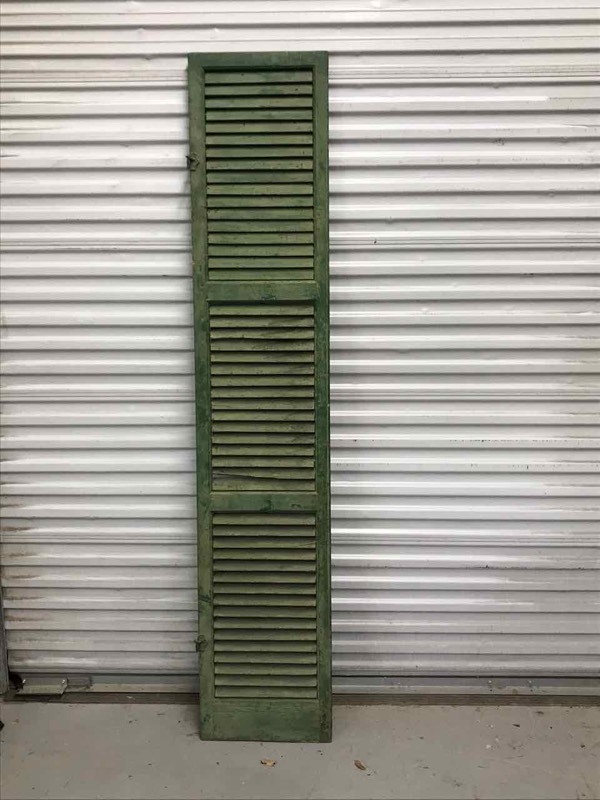 lot 428 image: Tall Shutter (Green)(87-14 inches tall)