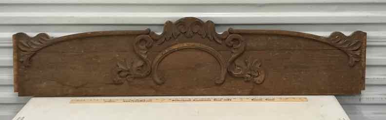 lot 456 image: Antique Oak Crown