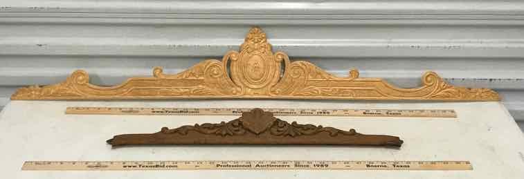 lot 465 image: Applique (oak) and an Oak Crown