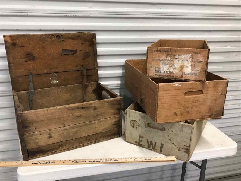 lot 466 image: (4) Old Wood BoxesCrate