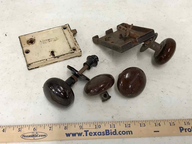 lot 480 image: Door LockKnob