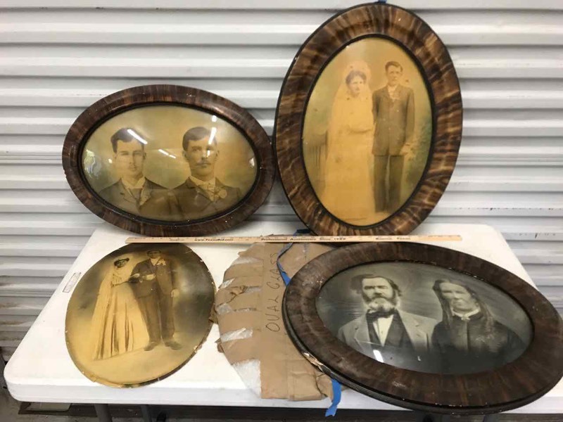 lot 487 image: (3) Antique Domed Glass Oval Shaped Frames