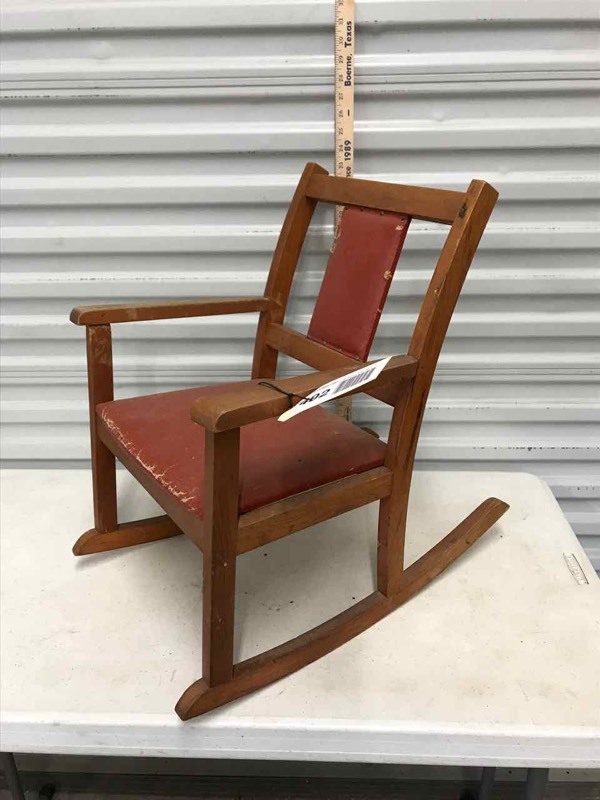 lot 492 image: Antique  Childs Rocking Chair