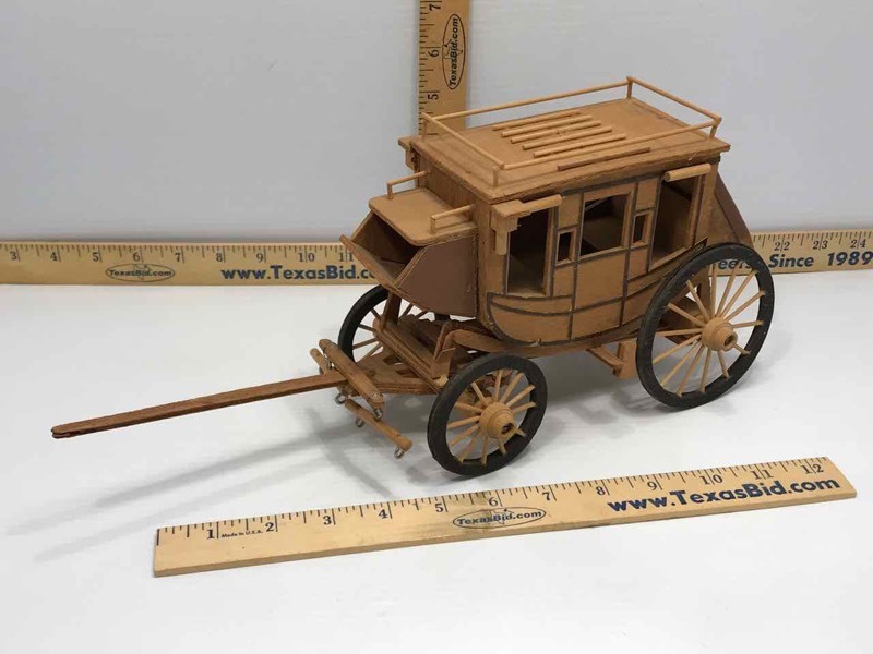 lot 606 image: Stage Coach (small, lightweight wood)