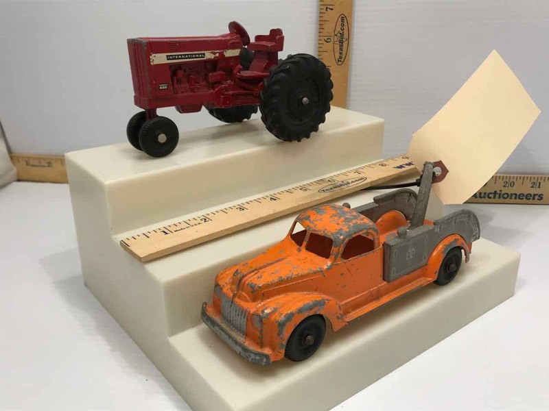 lot 706 image: Vintage Hubley Kiddy Toy Wrecker #460, International Tractor