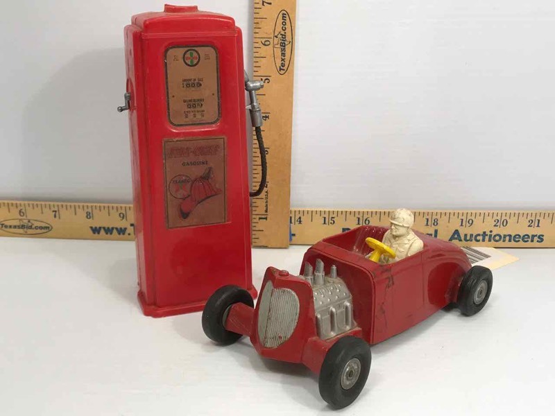 lot 708 image: Firechief Texaco Bank (plastic) and a Saunders Race Car (crack)