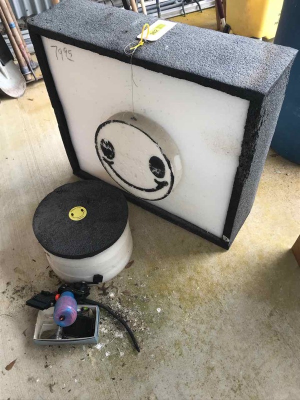 lot 382 image: Foam Archery Target, bow fishing, broadheads