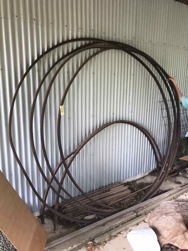 lot 399 image: Round Bale Hay Ring