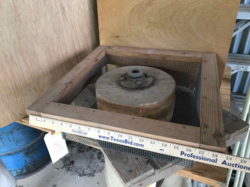 lot 408 image: Mill wheel and screen