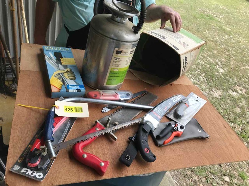 lot 425 image: Tree Trimming Hand ToolsSaws and Sprayer