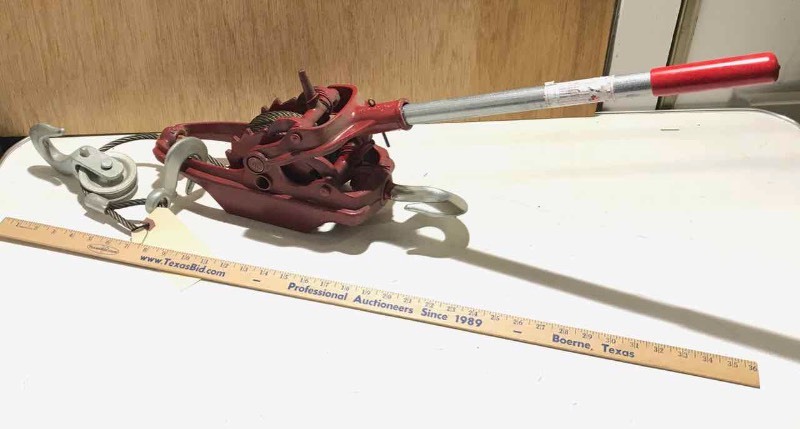 lot 7 image: Big Red Come-A-Long with large cable