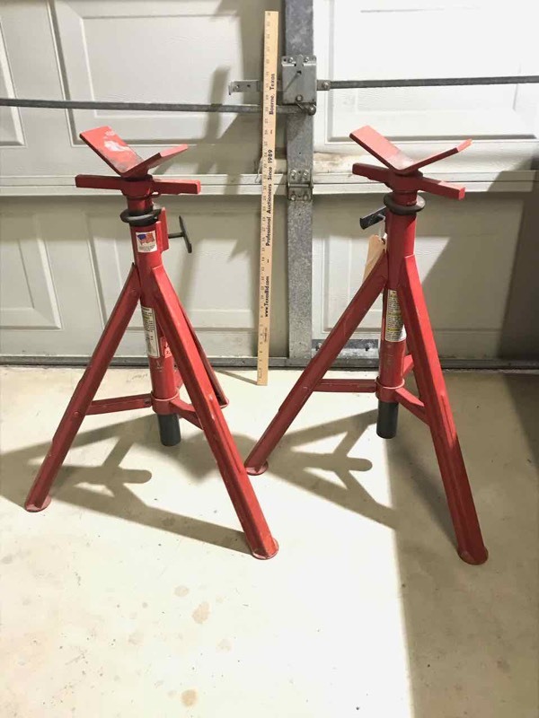 lot 16 image: (2) MaterialPipe Stands... Made in USA
